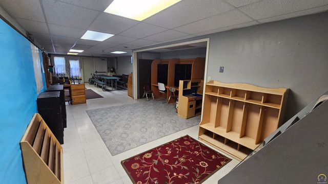 301 E 137th ST, Carbondale, KS 66414
