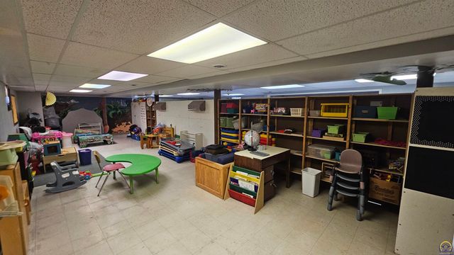 301 E 137th ST, Carbondale, KS 66414