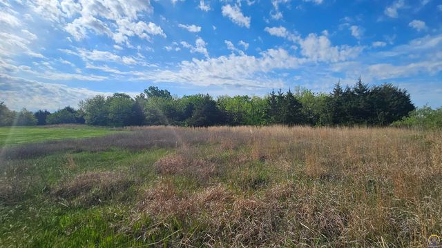 301 E 137th ST, Carbondale, KS 66414
