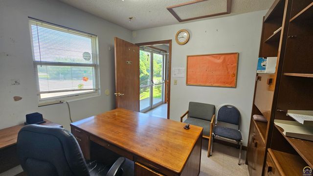 301 E 137th ST, Carbondale, KS 66414