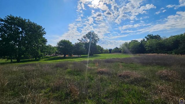 301 E 137th ST, Carbondale, KS 66414