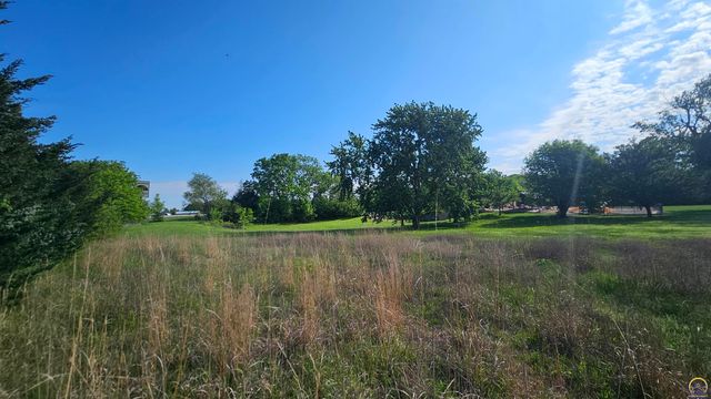 301 E 137th ST, Carbondale, KS 66414
