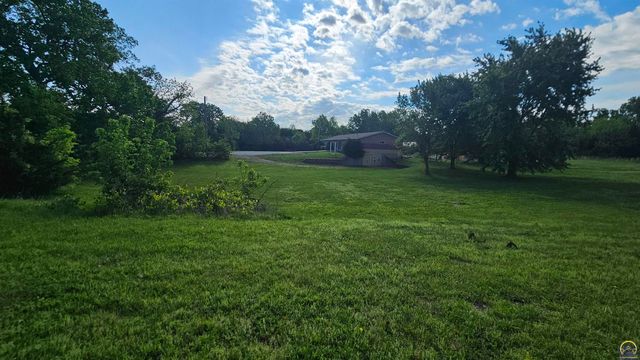 301 E 137th ST, Carbondale, KS 66414