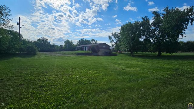 301 E 137th ST, Carbondale, KS 66414