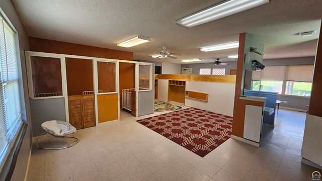 301 E 137th ST, Carbondale, KS 66414