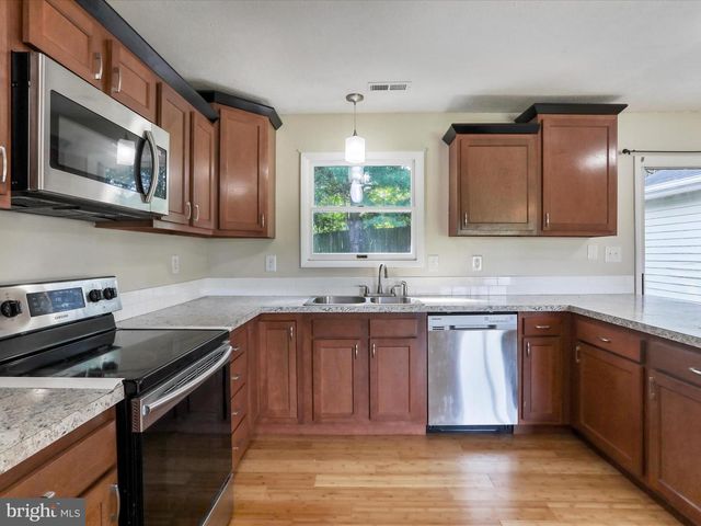 184 MASSANUTTEN DR, Edinburg, VA 22824