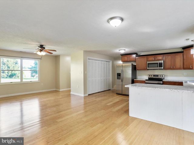 184 MASSANUTTEN DR, Edinburg, VA 22824