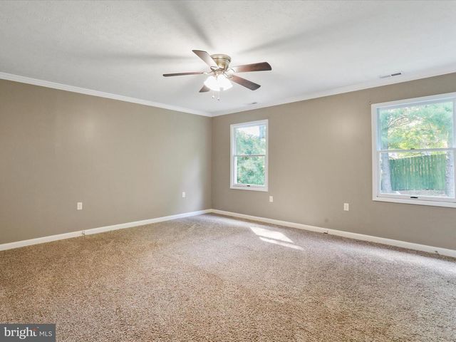 184 MASSANUTTEN DR, Edinburg, VA 22824