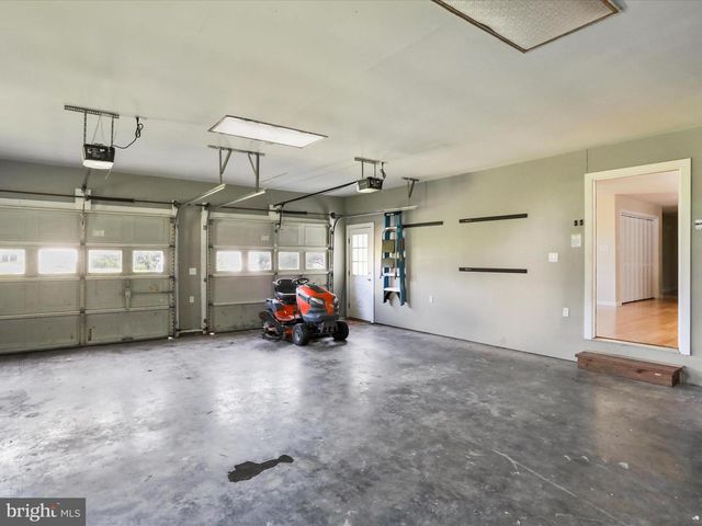184 MASSANUTTEN DR, Edinburg, VA 22824