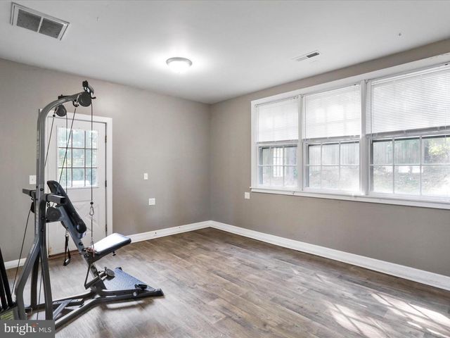184 MASSANUTTEN DR, Edinburg, VA 22824
