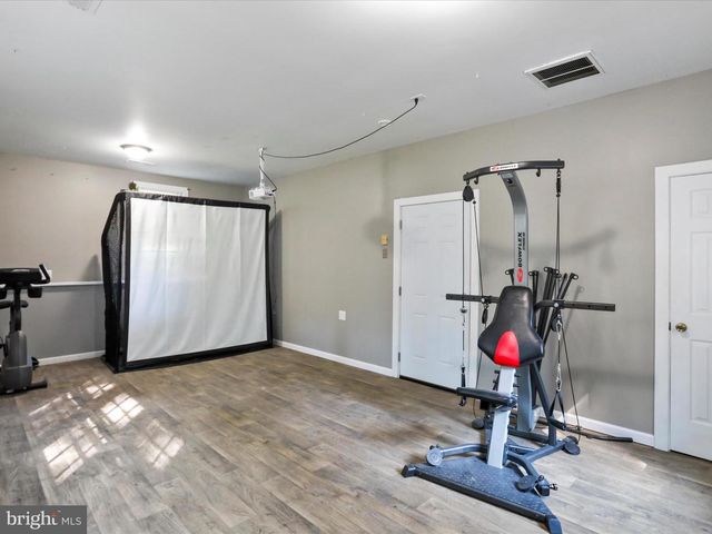 184 MASSANUTTEN DR, Edinburg, VA 22824