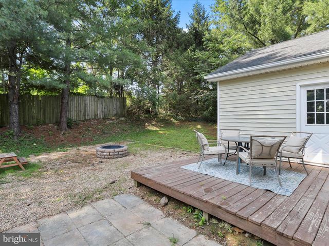184 MASSANUTTEN DR, Edinburg, VA 22824