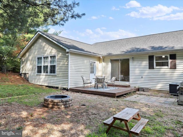 184 MASSANUTTEN DR, Edinburg, VA 22824