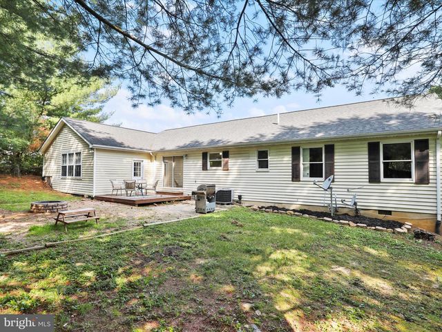 184 MASSANUTTEN DR, Edinburg, VA 22824
