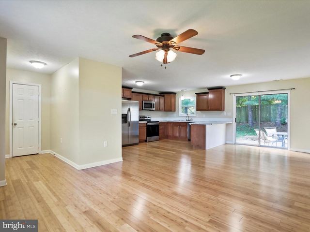 184 MASSANUTTEN DR, Edinburg, VA 22824