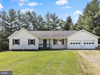 184 MASSANUTTEN DR, Edinburg, VA 22824