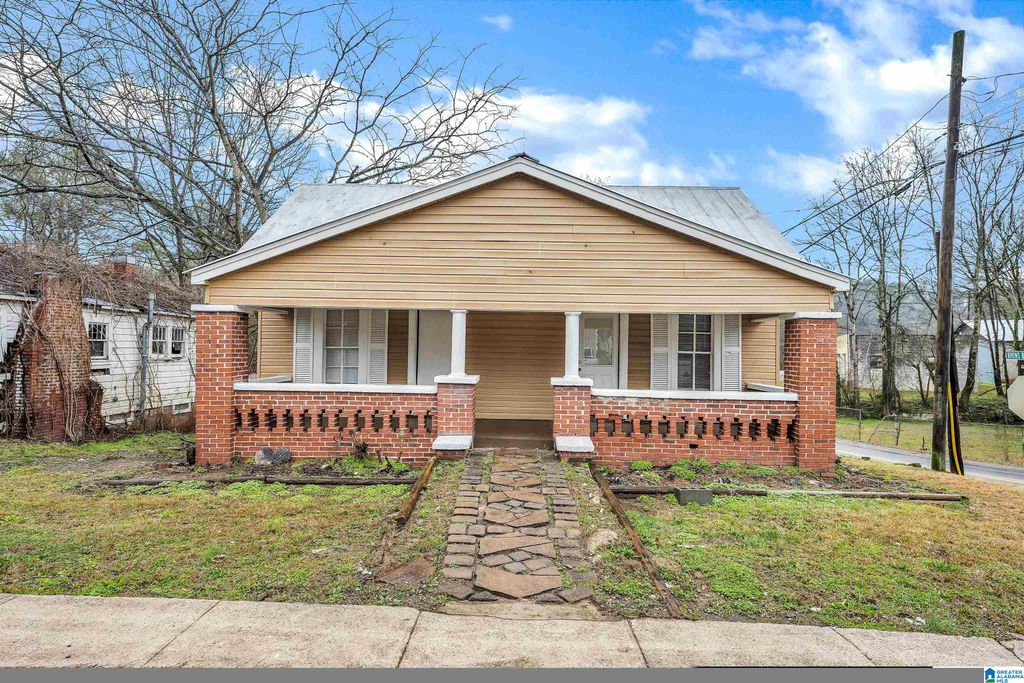 225 MAIN STREET, Graysville, AL 35073