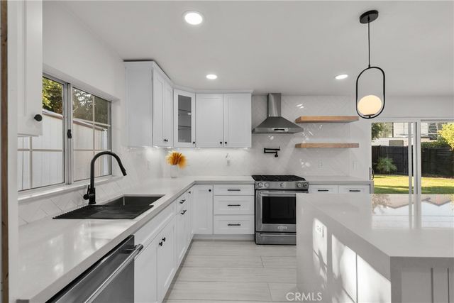 17337 Emelita, Encino, CA 91316