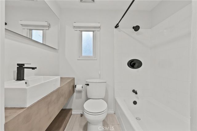 17337 Emelita, Encino, CA 91316