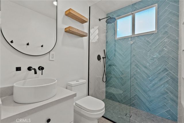 17337 Emelita, Encino, CA 91316