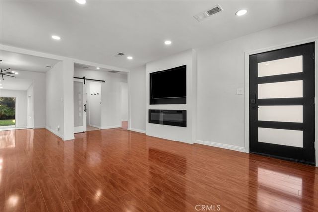 17337 Emelita, Encino, CA 91316