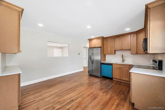 2066 Lakeview Road A, Bellmore, NY 11710