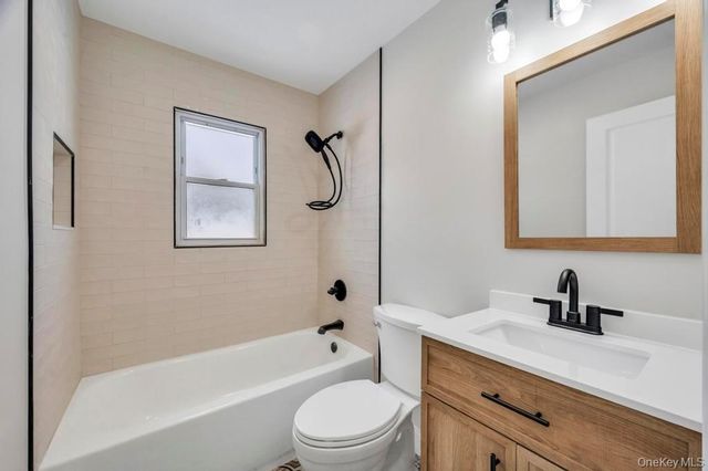 2066 Lakeview Road A, Bellmore, NY 11710