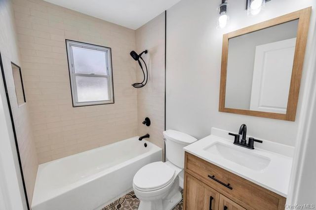 2066 Lakeview Road A, Bellmore, NY 11710