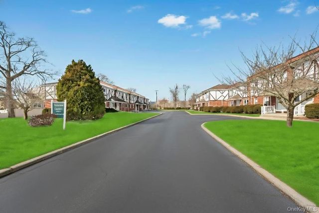 2066 Lakeview Road A, Bellmore, NY 11710