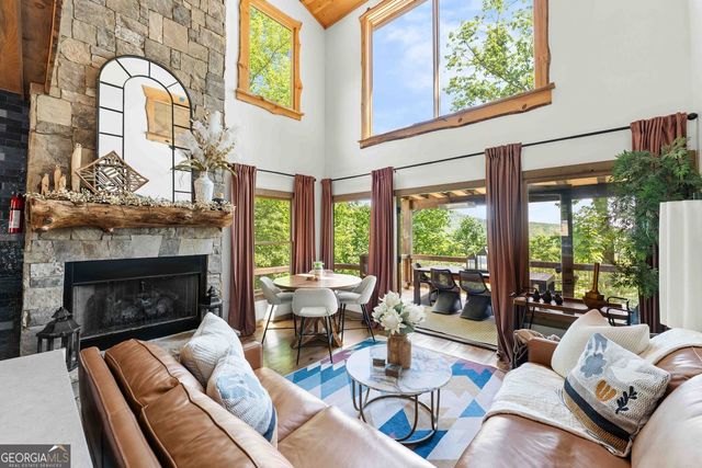 114 Amy Creek Circle, Ellijay, GA 30540