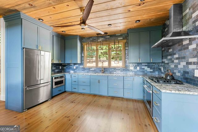 114 Amy Creek Circle, Ellijay, GA 30540