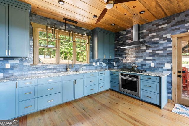 114 Amy Creek Circle, Ellijay, GA 30540
