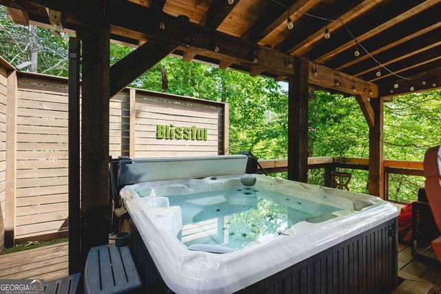 114 Amy Creek Circle, Ellijay, GA 30540