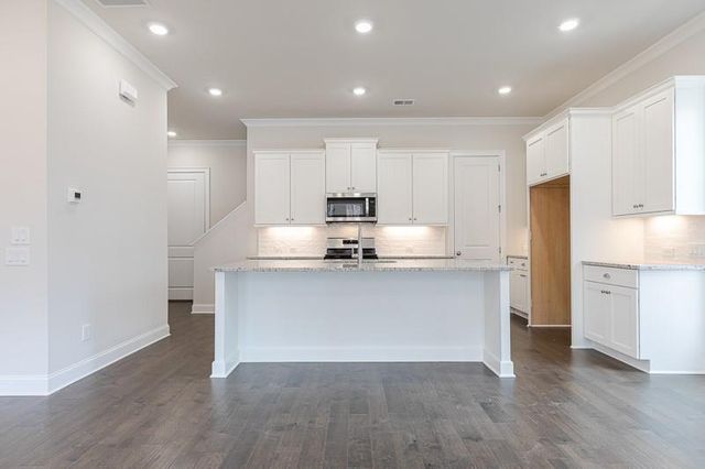 906 Farmstead Road, Suwanee, GA 30024
