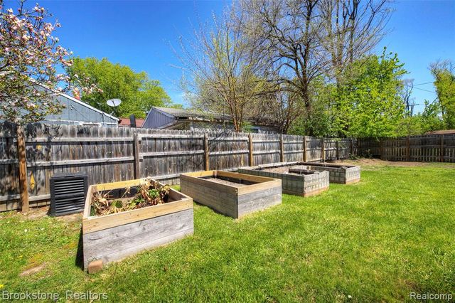 4458 Seeden Street, Waterford, MI 48329