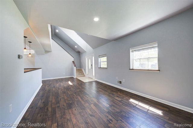 4458 Seeden Street, Waterford, MI 48329
