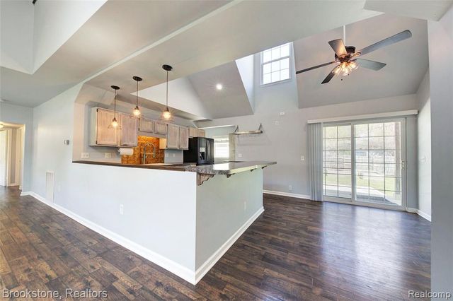 4458 Seeden Street, Waterford, MI 48329