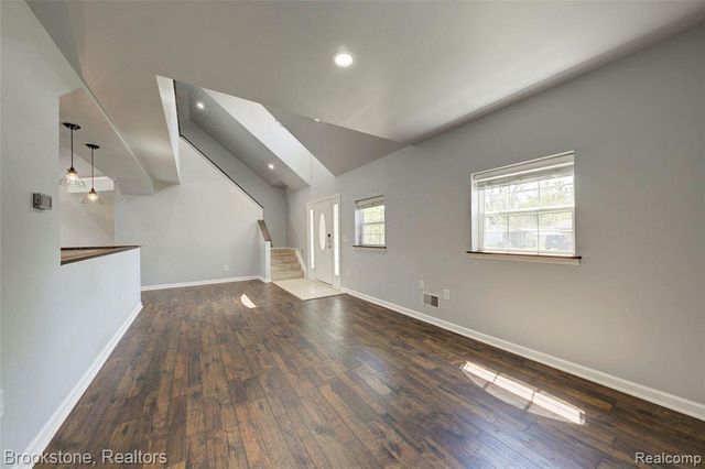 4458 Seeden Street, Waterford, MI 48329