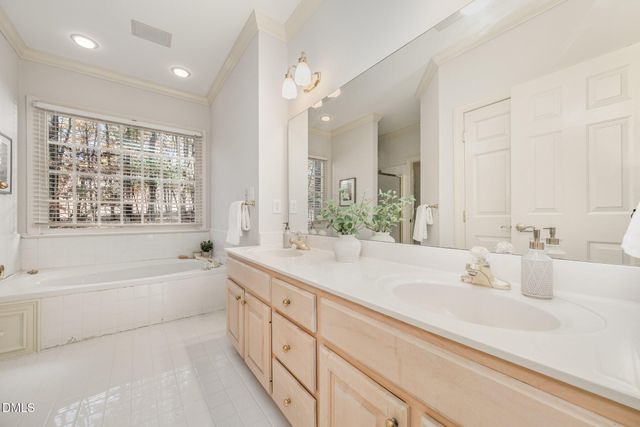 112 Ashemont Circle, Hillsborough, NC 27278