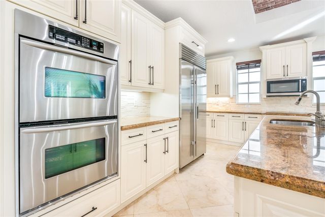 12334 NW 80th Pl, Parkland, FL 33076