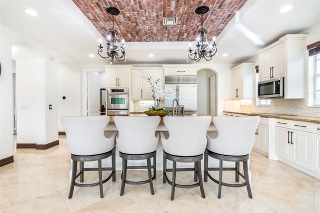 12334 NW 80th Pl, Parkland, FL 33076