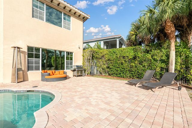 12334 NW 80th Pl, Parkland, FL 33076