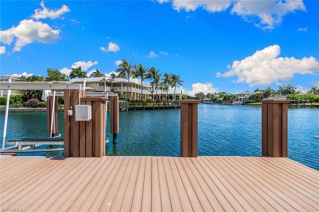 421 21st AVE S, Naples, FL 34102