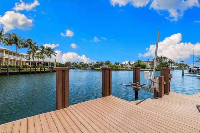 421 21st AVE S, Naples, FL 34102