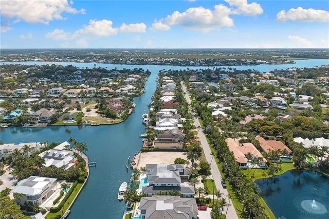 421 21st AVE S, Naples, FL 34102