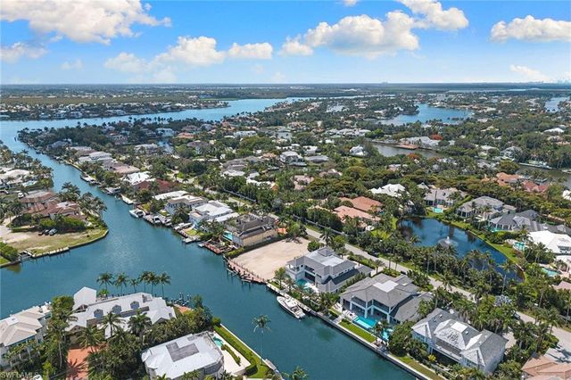 421 21st AVE S, Naples, FL 34102