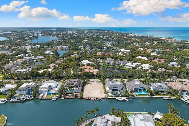 421 21st AVE S, Naples, FL 34102