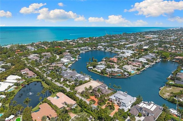 421 21st AVE S, Naples, FL 34102