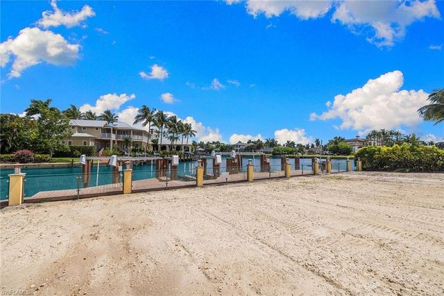421 21st AVE S, Naples, FL 34102
