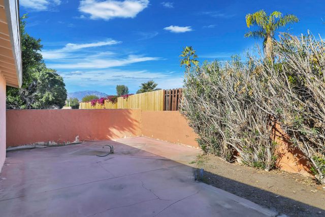 76540 New York Avenue, Palm Desert, CA 92211